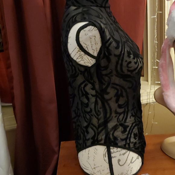 1 new medium mock neck halter style bodysuit snap - Picture 3 of 5